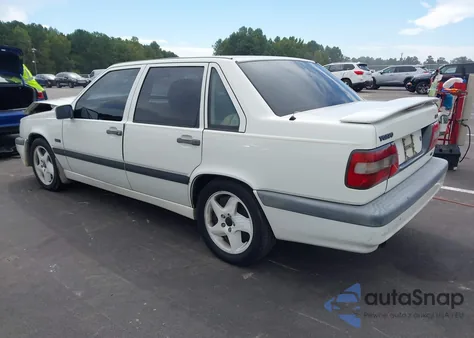 1997 Volvo 850 T5 z USA, uszkodzony, nr VIN YV1LS5726V1366102
